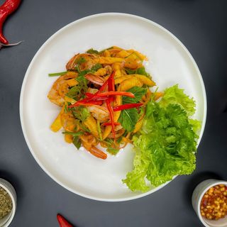 Citrus salad with prawns