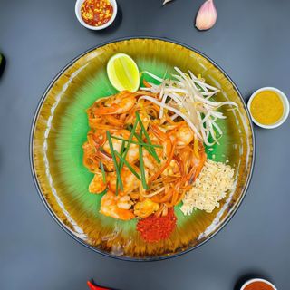 Pad thai prawns