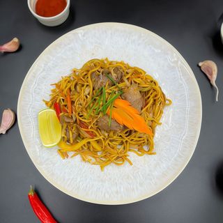 Egg noodle beef