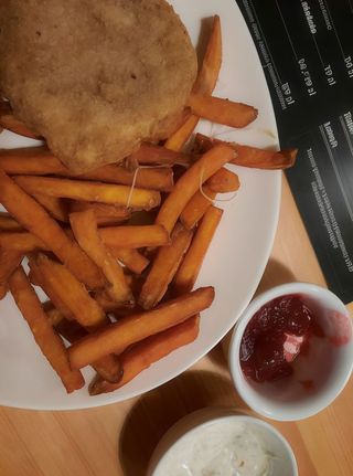 Panierowany camembert