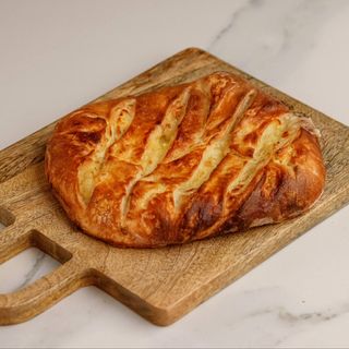 Chaczapuri z kurczakiem + sos czosnkowy