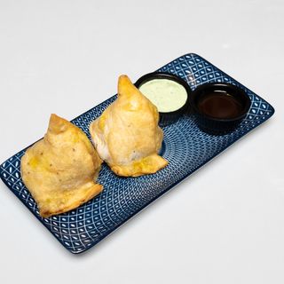 Samosa warzywna  (vege)