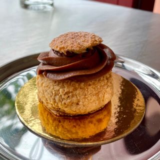 Ptyś czekoladowo-wiśniowy