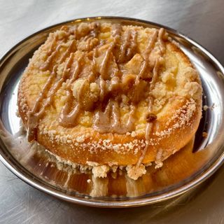 Drożdżówka z jabłkami i praliną