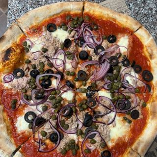 Pizza Tonno