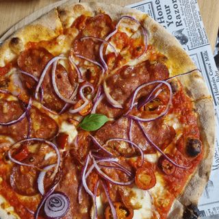 Pizza Salame Piccante