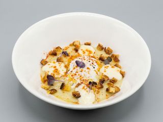 Uovo locale di "galline felici"