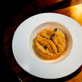 Tatar z łososia i awokado