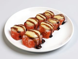 California Pieczona z Łososiem