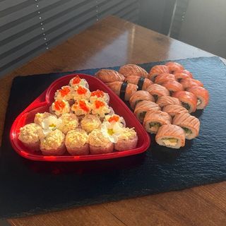Zestaw Luxusowy z kawiorem Romantyczny 5 (36 szt)