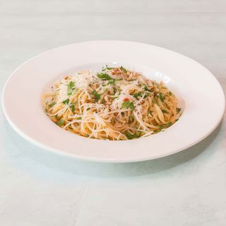 Spaghetti aglio olio e peperoncino