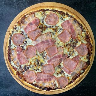 31. Pizza Boczek na śliwce 24cm