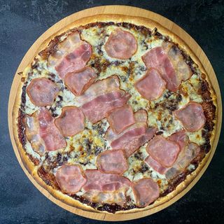 31. Pizza Boczek na śliwce 33cm