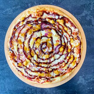 28. Pizza Wyjazd z kraju 50cm