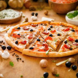 41. Pizza Czerwona 50cm