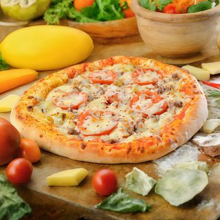 7. Pizza Pomidorowa 33cm