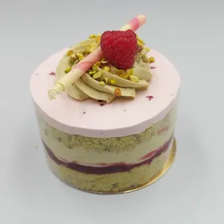 Torcik pistacjowo malinowy