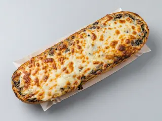 Zapiekanka z serem i pieczarkami