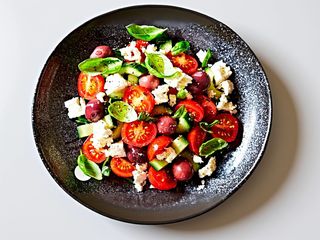 Sałatka Grecka Z Kurczakiem