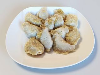 Pierogi ruskie 6szt. + pierogi ukraińskie 6szt. ze smażoną cebulką