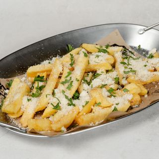 Frytki belgijskie serowe