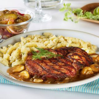 Karkówka z sosem z zielonego pieprzu