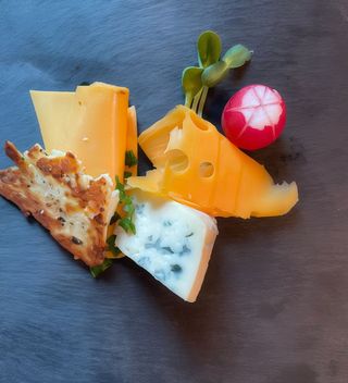 SER CHEDDAR / SER PLEŚNIOWY / SER MIMOLETTE