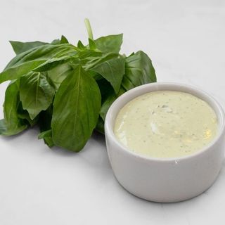 Sos bazyliowo-majo