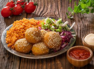 Talerz falafel średni