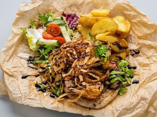 Schab po cygańsku soute z duszoną cebulką