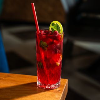 Lemoniada malina z limonką