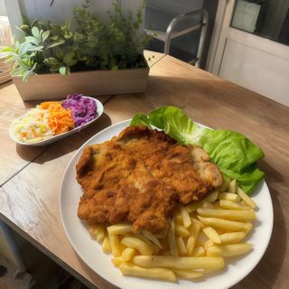 Kotlet Drobiowy Ziemniaki, Surówki