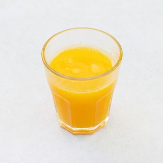 Świeży sok pomarańczowy