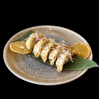 Pierogi Gyoza warzywne z kurczakiem 6 sztuk