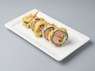 Tempura Roll - Futomak tatar z łososia, mozzarella w tempurze