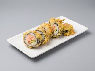 Tempura Roll - Futomak tatar z łososia w tempurze
