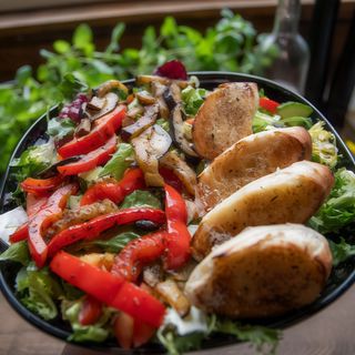 Z grillowanym bakłażanem i papryka