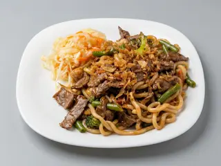 Makaron udon z wołowiną