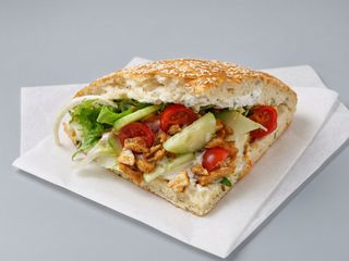 Duży kebab w bułce