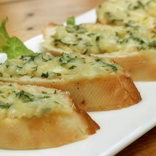 Pieczywo czosnkowe 4 szt.