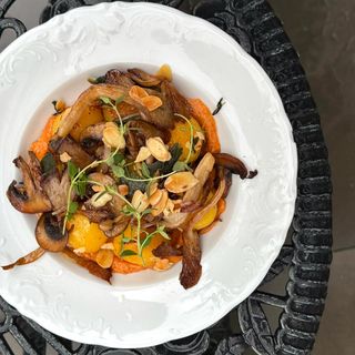 Gnocchi Rotondi Di Zucca Con Funghi E Formaggio