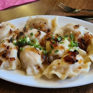 PIEROGI Z KURĄ, KACZKĄ I PERLICZKĄ / OMASTA - 8 GRUBYCH SZT.
