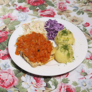 Sola pod duszonymi warzywami