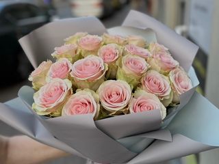 7 róż ekwadorskich różowych