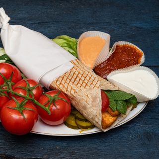 Halloumi wrap tortilla