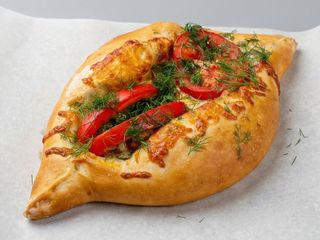 acharuli khachapuri z miesom