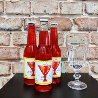 Kultowa czerwona oranżada