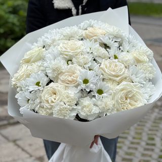 Duży Bukiet z białych i kremowych kwiatów Duży 