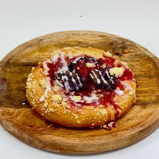 Drożdżówka ze śliwkami