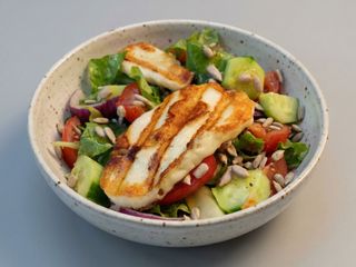 Vege box z halloumi